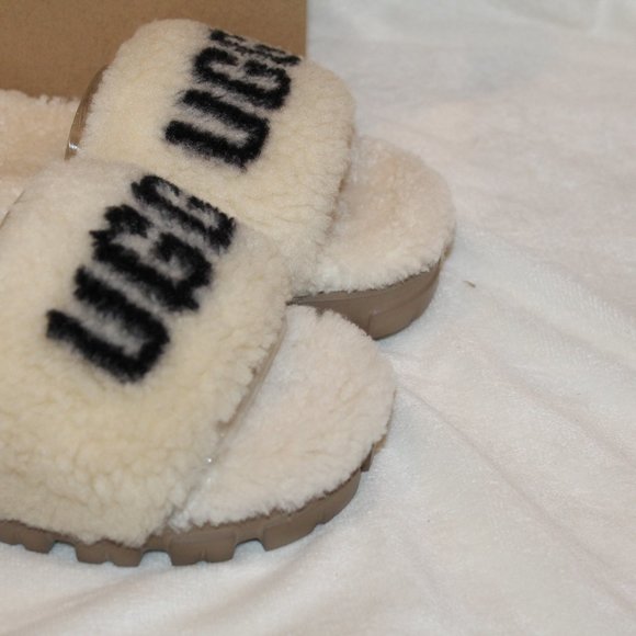 NIB UGG WOMEN'S‎ COZETTA CURLY SHEARLING LOGO SLIPPER SANDALS NATURAL BLA… - Picture 3 of 6